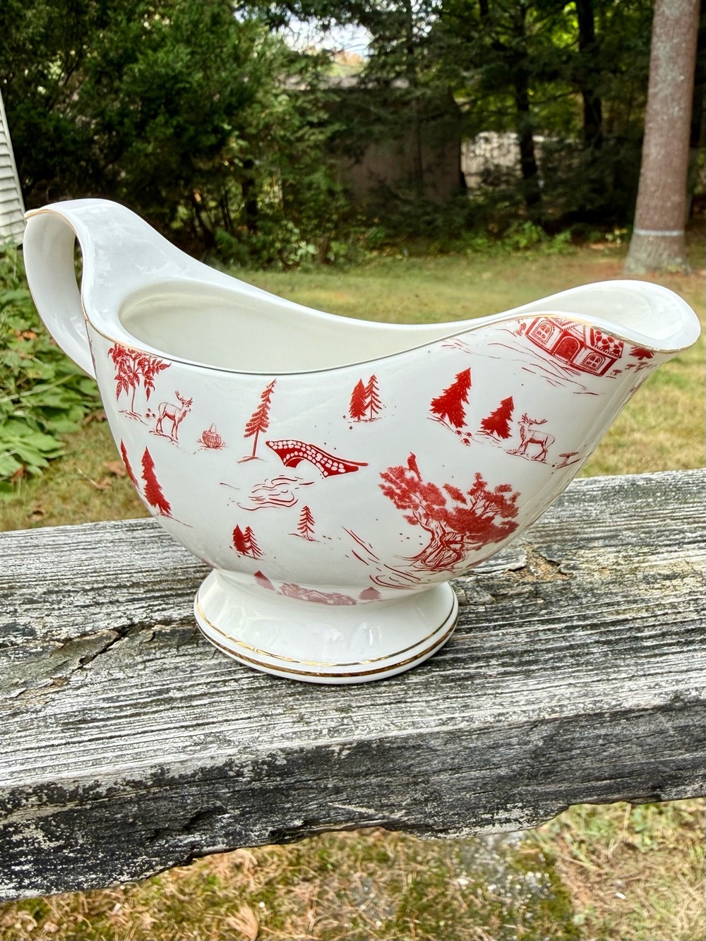 Grace Tea Vintage Red/White Ceramic Gravy Boat with Holiday design-Woodland